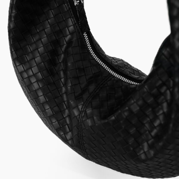 2024_1211_00013600 Miyu Vol 2 Black