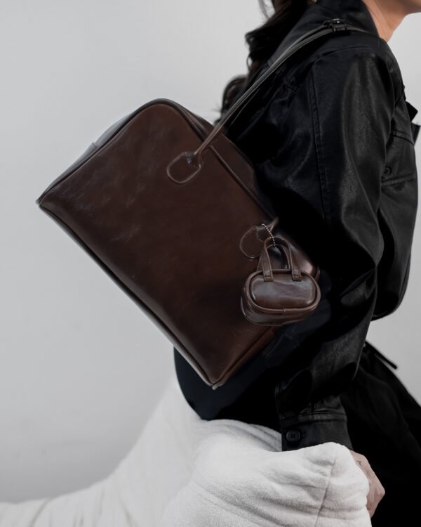 1000080015 (1) Nuka Leather Coffee - Extra Large