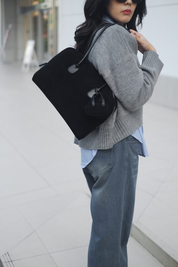 Nuka Suede Black - Extra Large