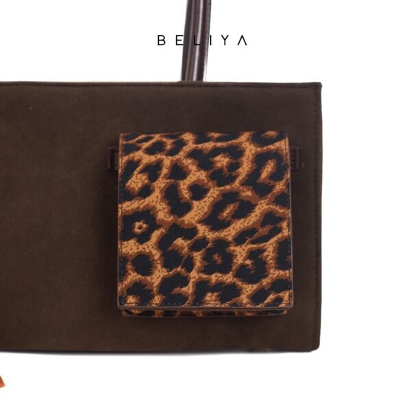 CATALOG LEO_20251201_074955_0006 Leo Shoulder Bag