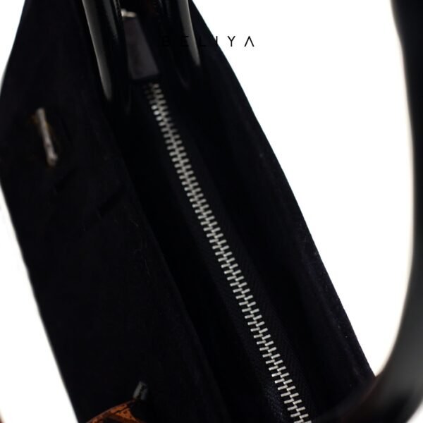 CATALOG LEO_20251201_141029_0007 Leo Shoulder Bag